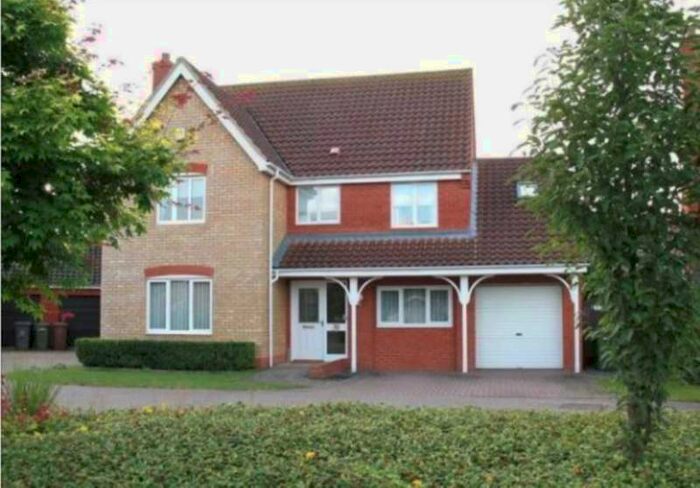 5 Bedroom Detached House To Rent In Luscombe Way, Norwich, NR13