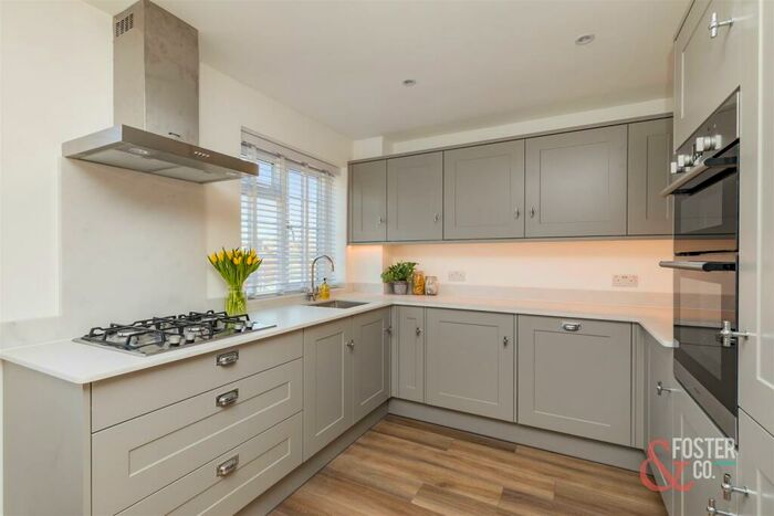 3 Bedroom House To Rent In Robin Dene, Brighton, BN2