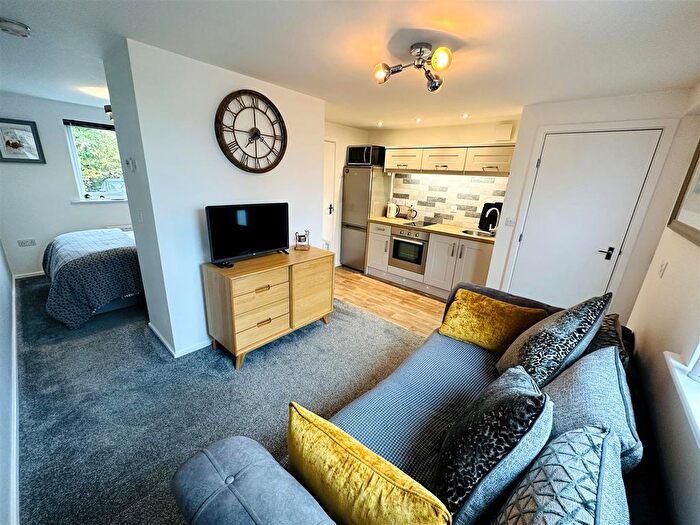 1 Bedroom Flat For Sale In Clog Mill Gardens, Selby, YO8