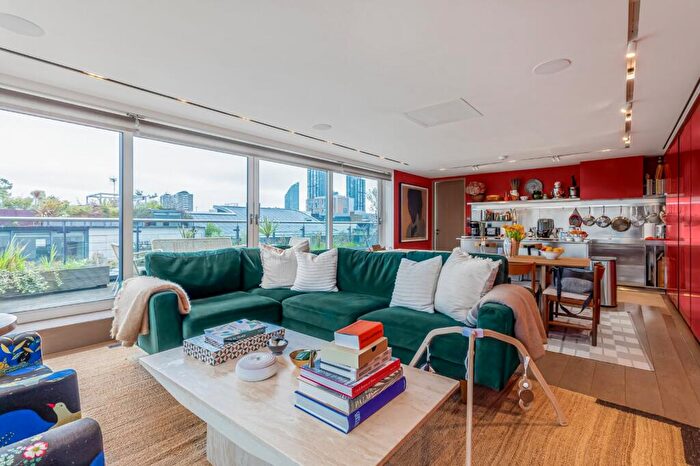 2 Bedroom Flat To Rent In Clerkenwell Road, London, EC1M