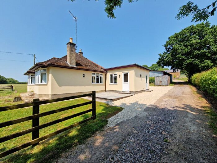3 Bedroom Detached Bungalow To Rent In Shutford Road, North Newington, Oxon, OX15