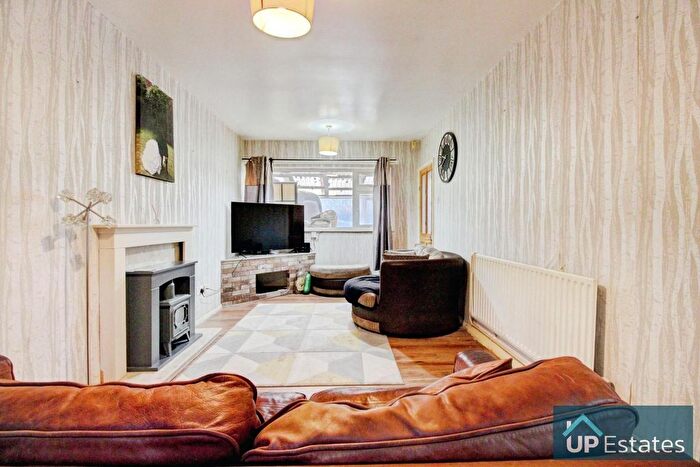 3 Bedroom Terraced House For Sale In Cardiff Close, Coventry, CV3