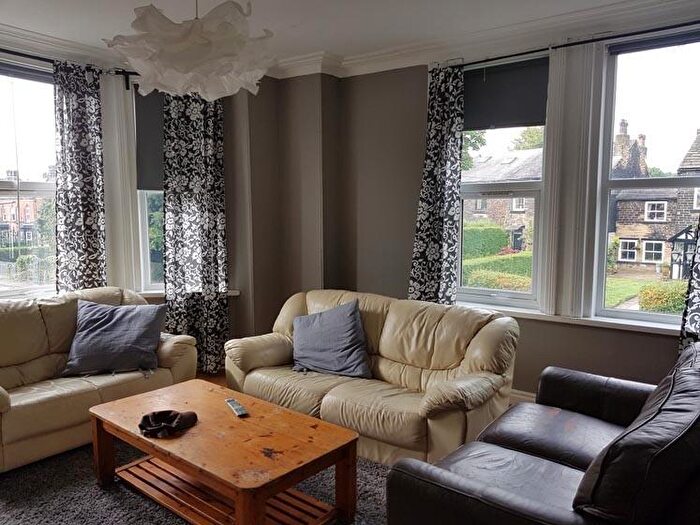 11 Bedroom House To Rent In Delph Lane, Leeds, LS6