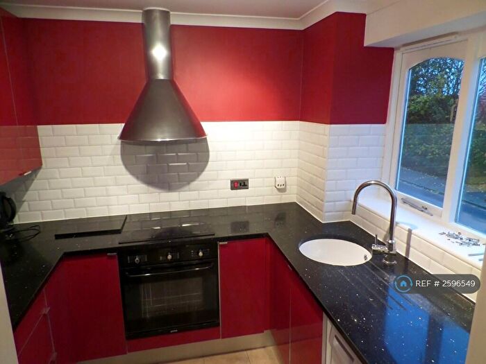 Studio To Rent In Telegraph Place, London, E14