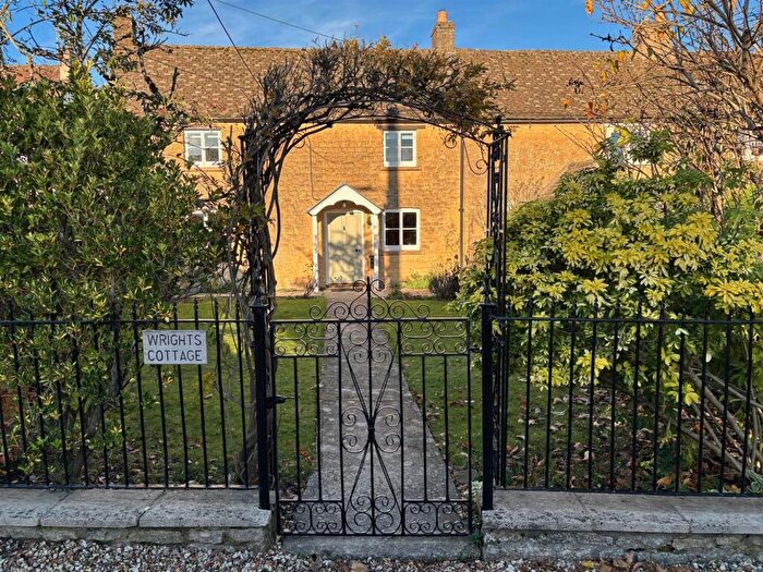 2 Bedroom Cottage To Rent In Mousetrap Lane, Bourton-on-the-Water, GL54