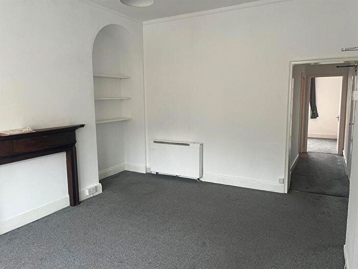 1 Bedroom Flat To Rent In Apartment, Holly House, YO10
