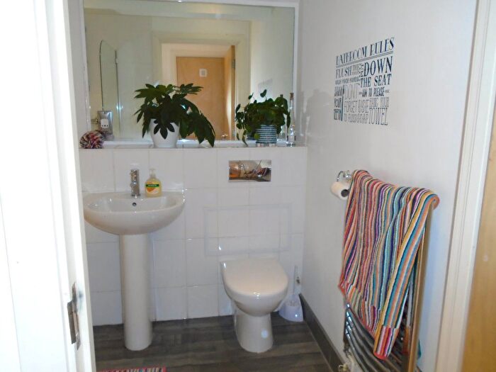 1 Bedroom Flat To Rent In Bristol Road, Selly Oak, Birmingham, B29