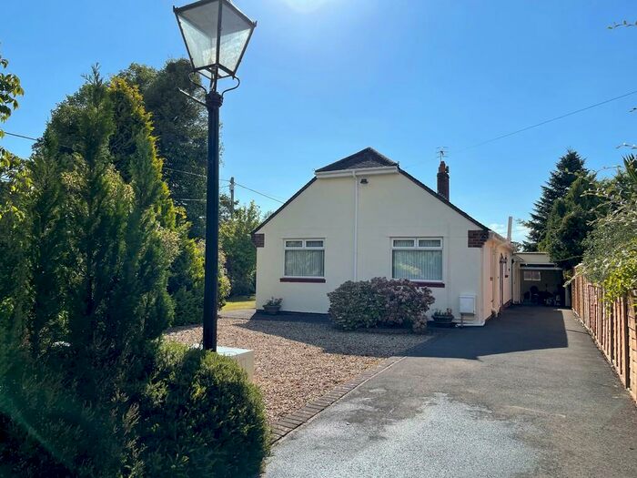 3 Bedroom Detached House To Rent In The Drive, Churchill, BS25