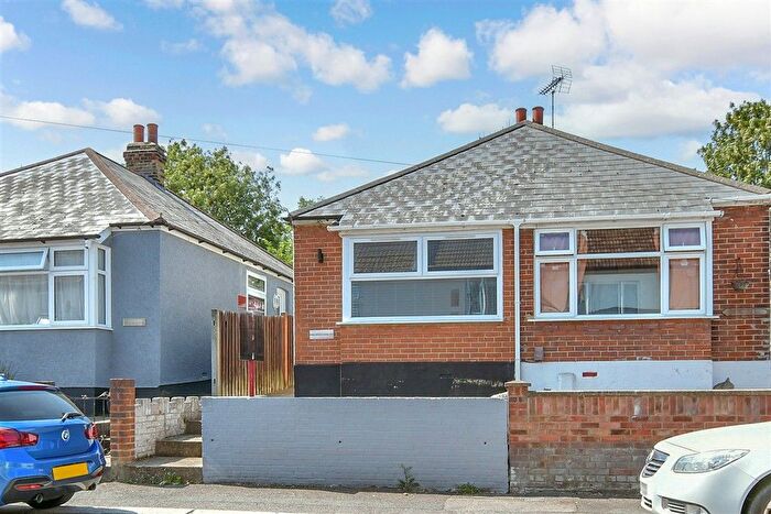 2 Bedroom Semi Detached Bungalow For Sale In Albert Road, Chatham, Kent, ME4