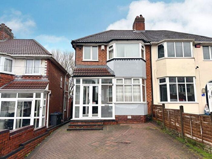 3 Bedroom Semi-Detached House For Sale In Duxford Road, Great Barr, Birmingham, B42