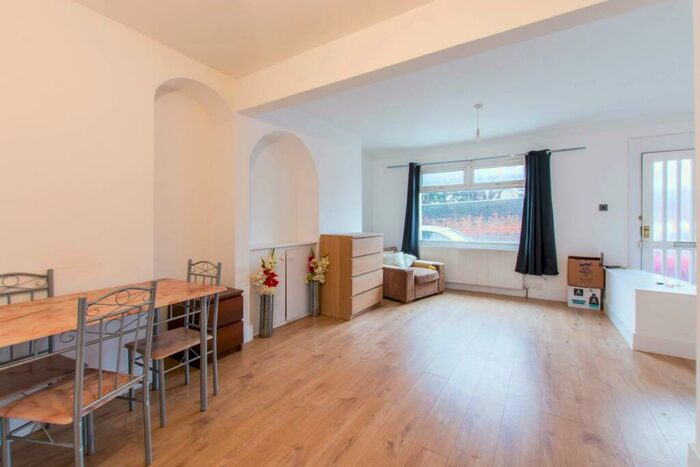 4 Bedroom House To Rent In Abbey Road, West Ham, London, E15
