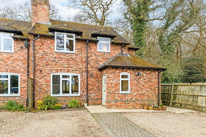 3 Bedroom Semi-Detached House For Sale In Warren Row, Reading, RG10