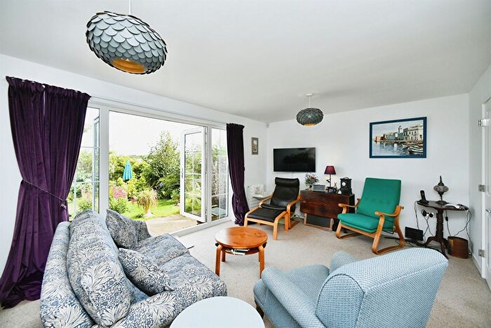 3 Bedroom End Of Terrace House For Sale In Friars Close, Peacehaven, BN10