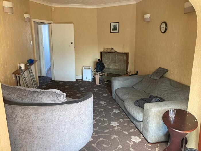 3 Bedroom Bungalow To Rent In Philip Road, Rainham, RM13