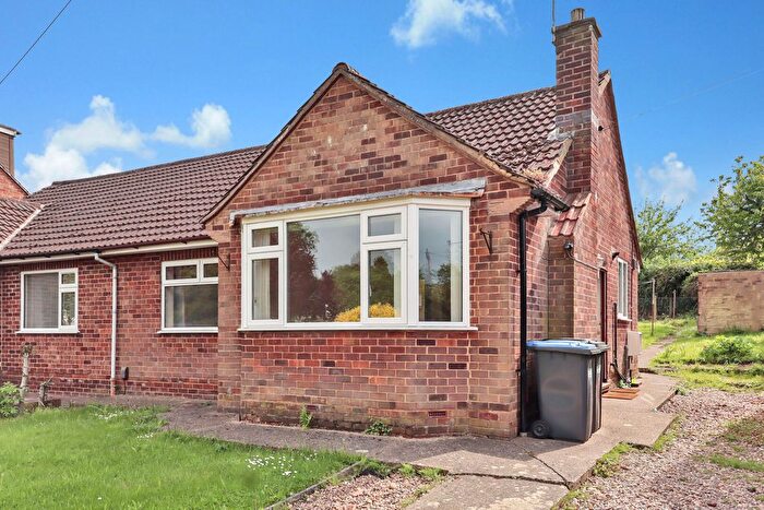 2 Bedroom Bungalow For Sale In Shakespeare Gardens, Rugby, Warwickshire, CV22