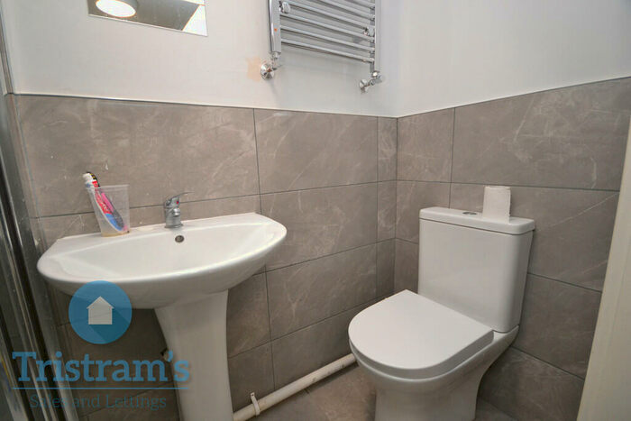 6 Bedroom Semi-Detached House To Rent In Lower Road, Beeston, NG9