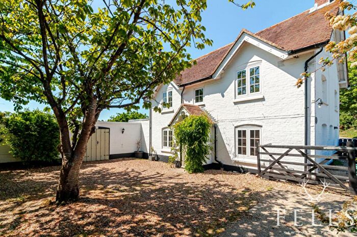 3 Bedroom Detached House For Sale In Ringwood Road, Avon, BH23