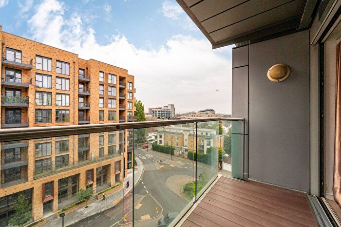 1 Bedroom Flat For Sale In Prince Regent Road, Hounslow, TW3