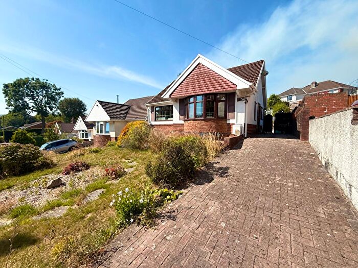 3 Bedroom Semi-Detached Bungalow For Sale In Rheidol Close, Cwmbach, Aberdare, Rhondda Cynon Taf, CF44