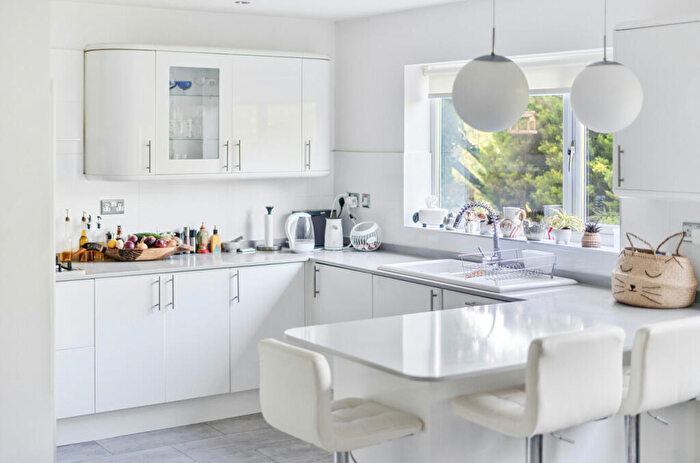 5 Bedroom Detached House For Sale In Grove Road, Godalming, Surrey, GU7