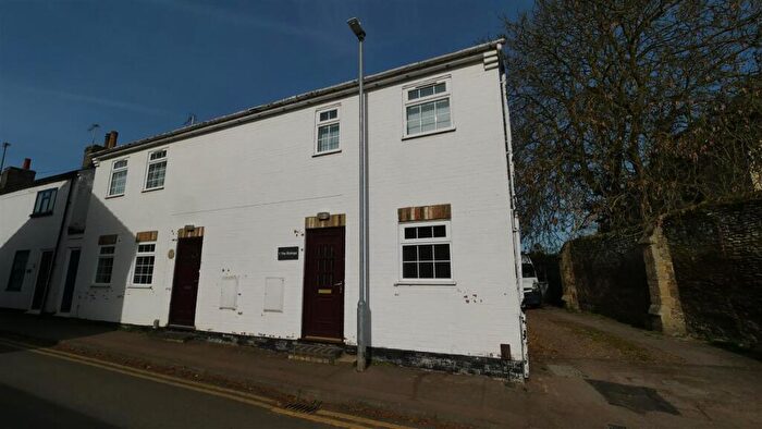 2 Bedroom Flat To Rent In The Ridings, St Ives, PE27