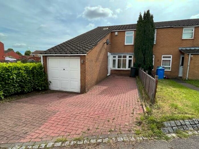 3 Bedroom House To Rent In Madrona, Tamworth, B77