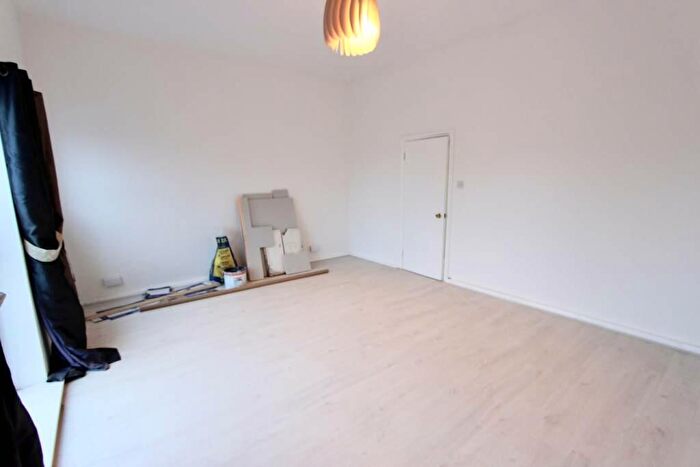 2 Bedroom Apartment To Rent In Cockfosters Road, Barnet, EN4