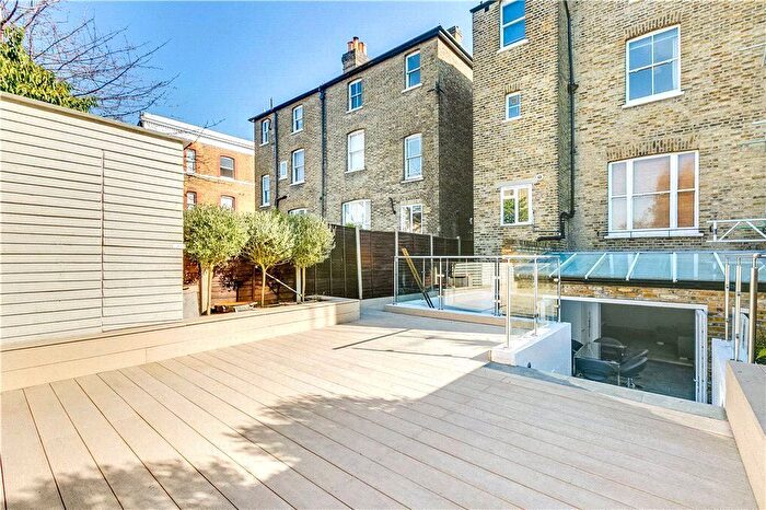 2 Bedroom Flat For Sale In Ridgway, Wimbledon, SW19