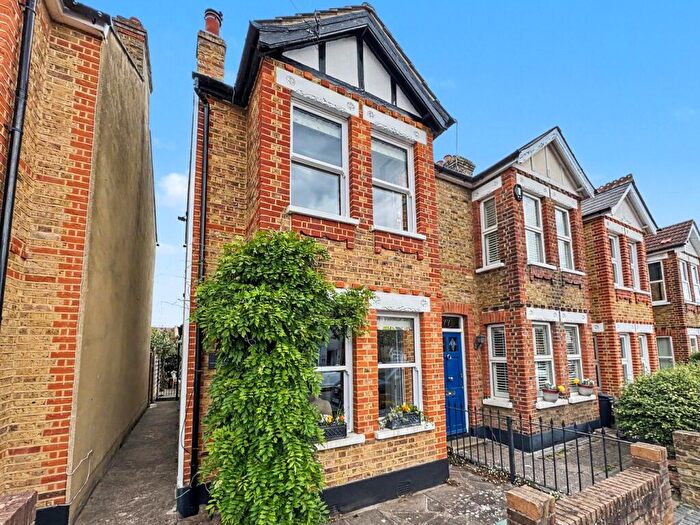 3 Bedroom End Of Terrace House For Sale In Albert Road, Bromley, BR2