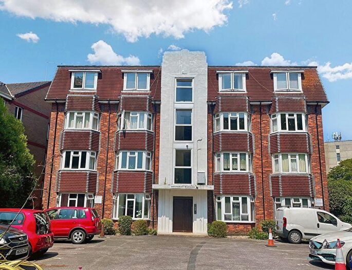 1 Bedroom Apartment For Sale In Queensbury Mansions, Bournemouth - Top-Floor Coastal Apartment With Sea Views In Prime Bournemouth Location, BH1