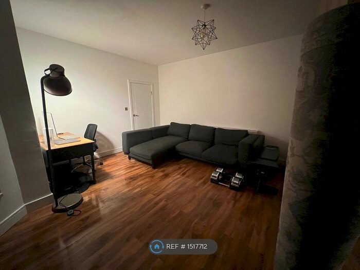 1 Bedroom Flat To Rent In Albert Road, Manchester, M19