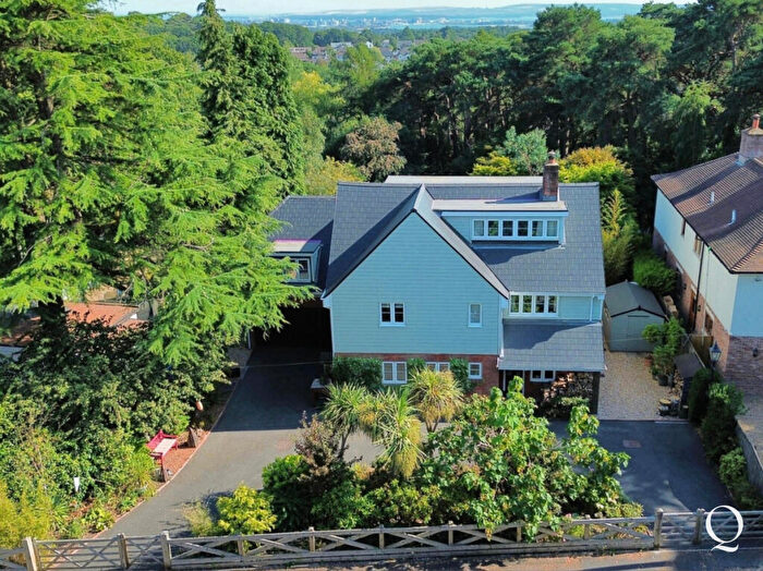 6 Bedroom Detached House For Sale In High Park Road, Broadstone, BH18