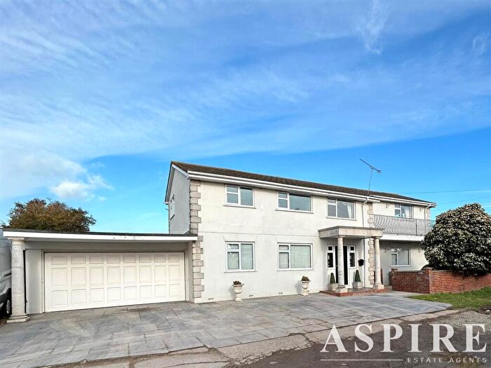 6 Bedroom Detached House For Sale In Park Road, Canvey Island, SS8