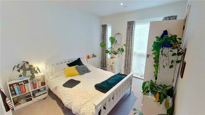 2 Bedroom Apartment To Rent In Furley Road, London, SE15