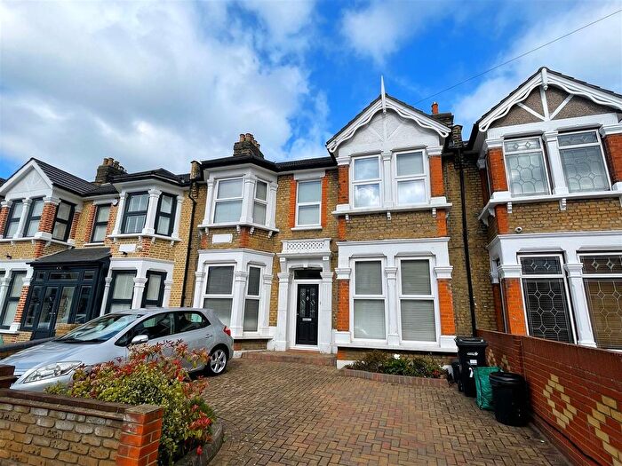 5 Bedroom Terraced House To Rent In Courtland Avenue, Ilford, IG1