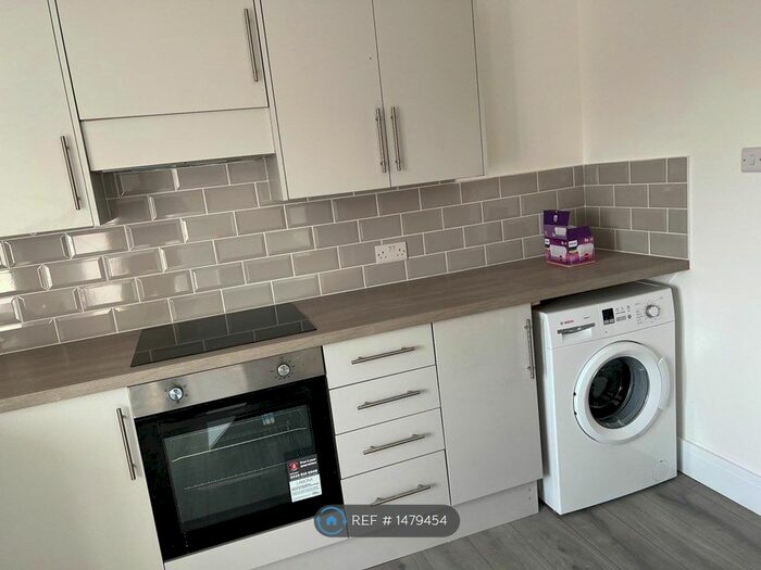 2 Bedroom Flat To Rent In Trussell Close, Winchester, SO22