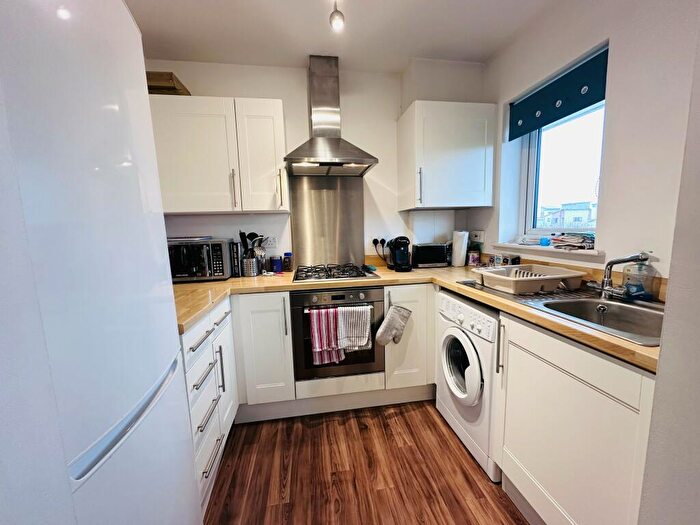 2 Bedroom Apartment To Rent In Guillemot Road, Portishead, BS20