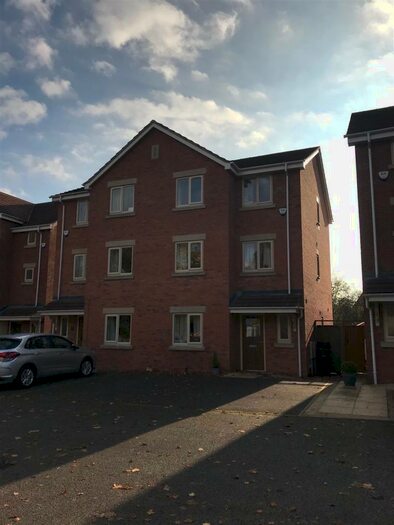 4 Bedroom House To Rent In Tipton Road, Sedgley, Dudley, DY3