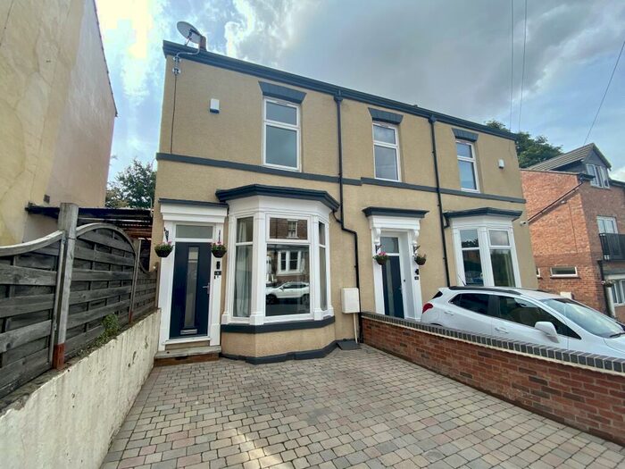 3 Bedroom Semi-Detached House To Rent In Hurworth Road/ Hurworth - Darlington, DL2
