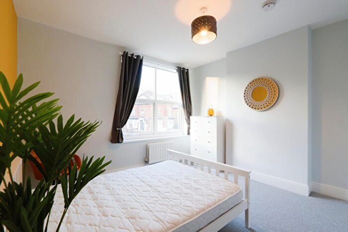 1 Bedroom End Of Terrace House To Rent In Abbeydale Road, Sheffield, South Yorkshire, S7