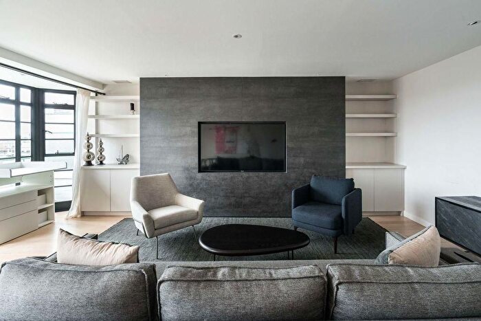 2 Bedroom Flat To Rent In Gloucester Place, Marylebone, London, NW1