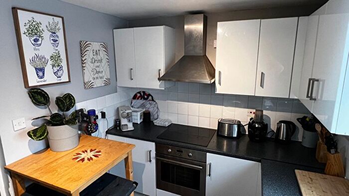 1 Bedroom Flat To Rent In Greenslade Road, Barking, IG11