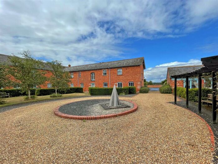3 Bedroom End Of Terrace House For Sale In Rewe Barton, Exeter, EX5