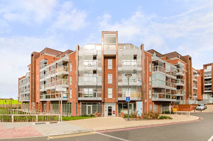 3 Bedroom Flat For Sale In Wilkinson Close, Cricklewood, London, NW2