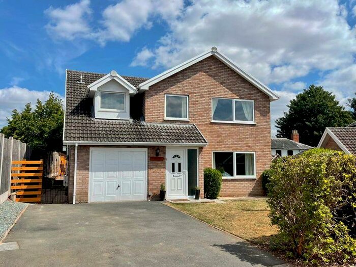5 Bedroom Detached House To Rent In Sutton-st-nicholas, HR1