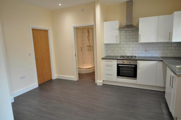 2 Bedroom Flat To Rent In Llangan Road, Whitland, SA34