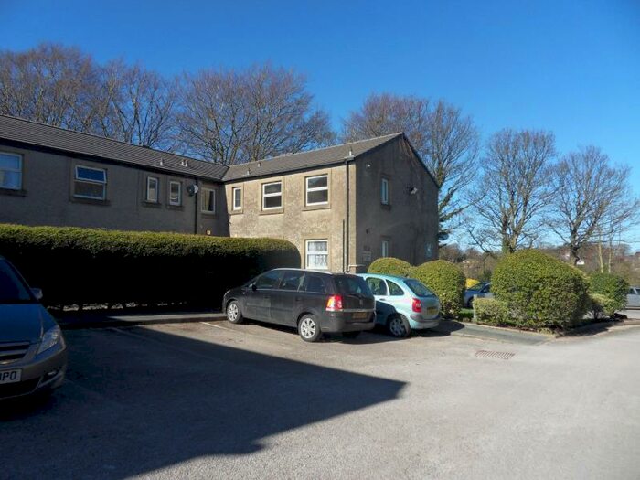 3 Bedroom Apartment To Rent In Flat, Cunningham Court, Ashton Road, Lancaster, LA1