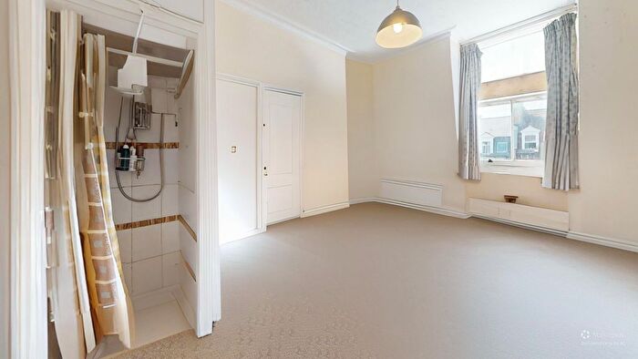 1 Bedroom Studio To Rent In First Avenue, Hove, BN3