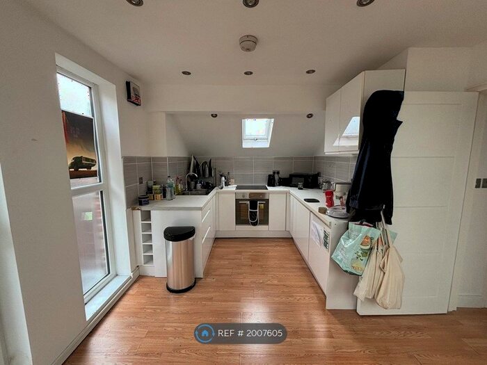 1 Bedroom Flat To Rent In Three, Manchester, M19