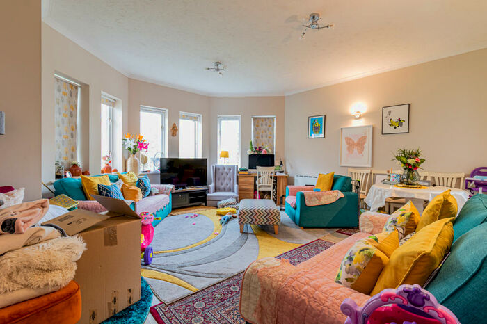 2 Bedroom Apartment To Rent In Paradise Square, Oxford, OX1